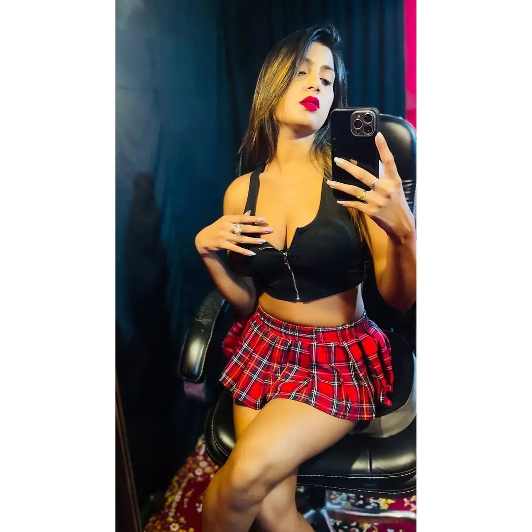 Shanu gupta moments pleasant welcome escorts best escort agency mumbai voted girl