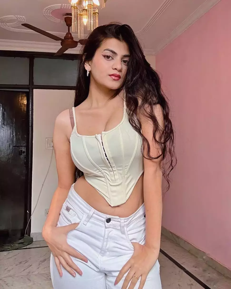 Tanya Goswami Best Independent Mumbai Escort Beautiful Handsome Andheri Hotel